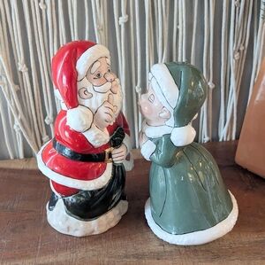 Vintage 1987 Ceramic Kissing Santa & Mrs. Claus – 8” – Excellent Condition! ✨